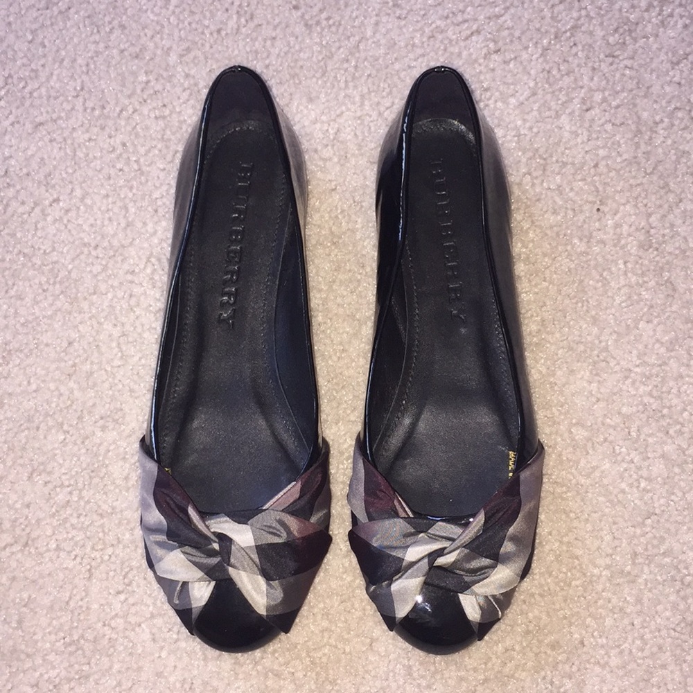 NWOT Burberry Flats